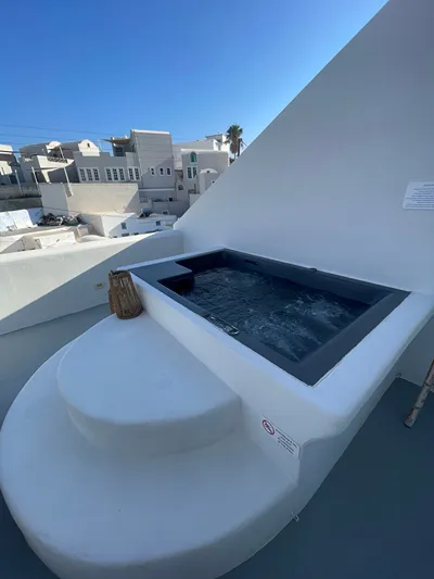 Thallos Cave House & Apartments