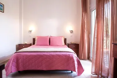 Stratos Hotel