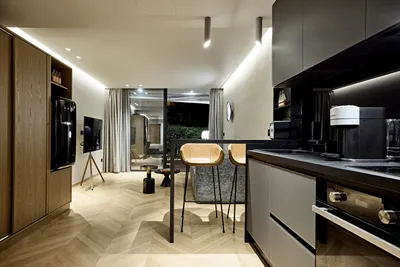Cama Luxury Suites Kavouri