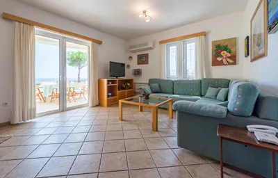Villas in Sounio