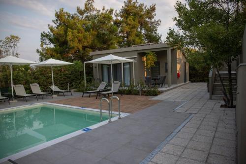 8 Boutique Suites