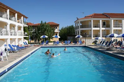 Village Inn Studios & Family Apartments