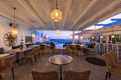 Flaskos Luxury Suites