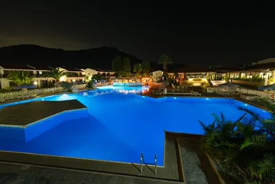 Golden Coast Hotel & Bungalows