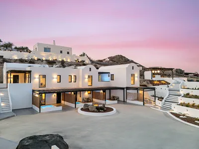 Ble Suites Santorini