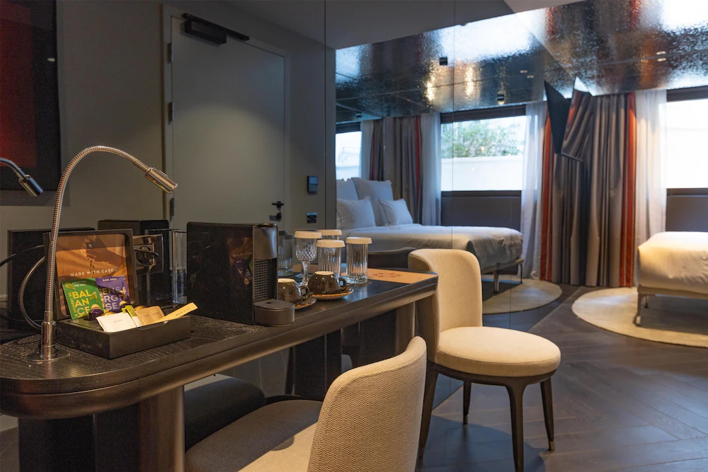 ADIA ALUMA ATHENS, CURIO COLLECTION BY HILTON (KING GUEST ROOM)