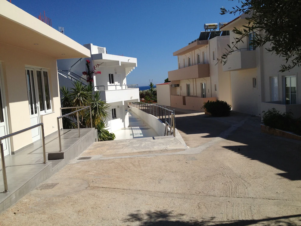 Amaryllis Beach Front Hotel