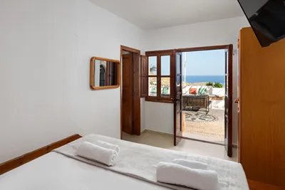 Arte Lindos Suites