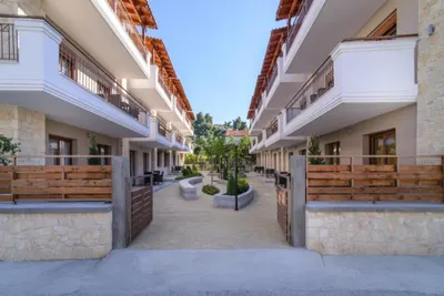 Apanemia Hotel