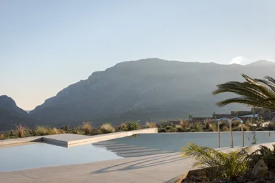 Neromai Cave Luxury Villas