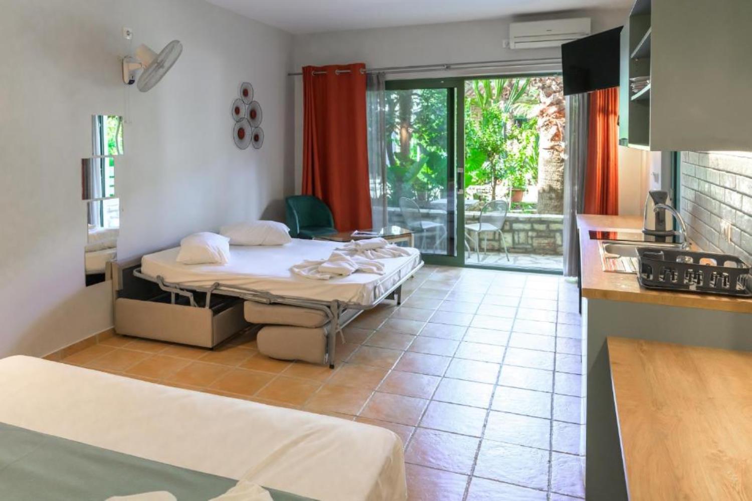 Rouda Bay Beach Hotel