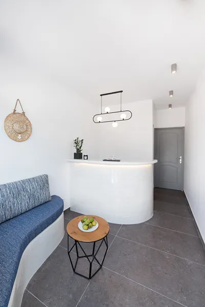 Volcanic Arc Santorini Suites