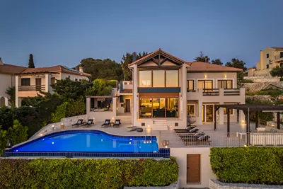 Villa Karmaniolos