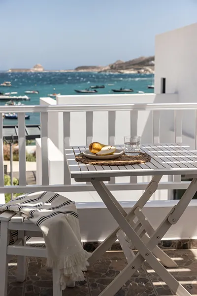 Om Living Milos