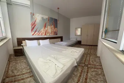 Ellas Hotel