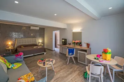 LAGOMANDRA BEACH & SUITES