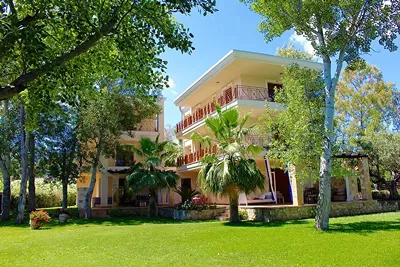 Nusa Suites & Villas