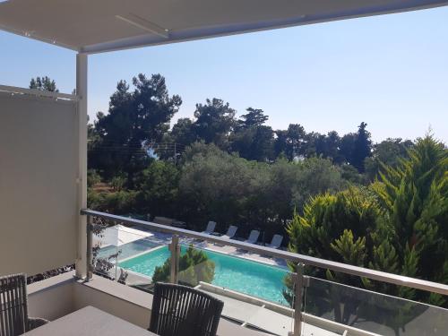 8 Boutique Suites