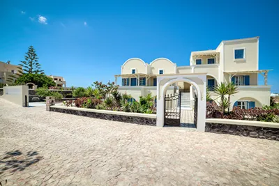 MONOLiTHIA Santorini