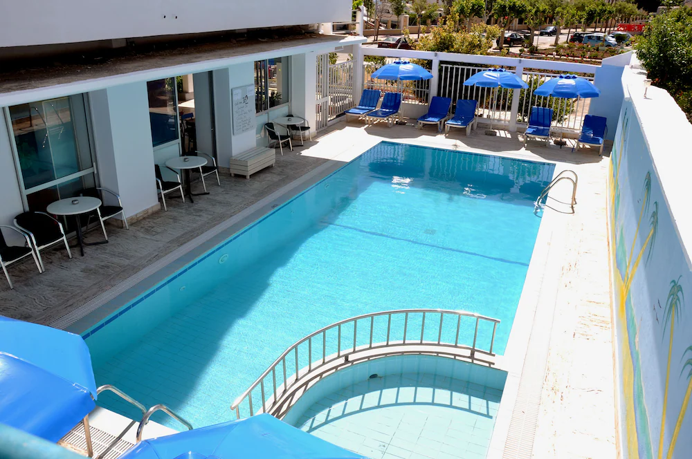 Zephyros Hotel