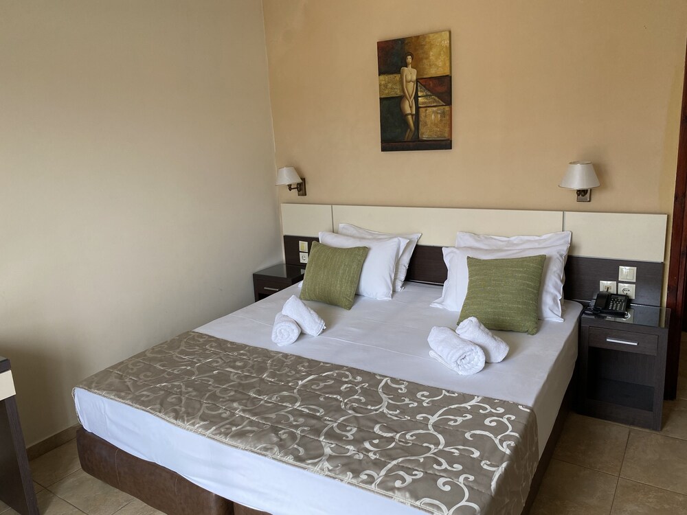 Porto Planos Beach Hotel