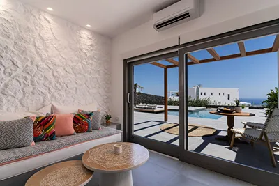 Numa Santorini