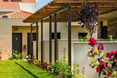 Notos Deluxe Suites