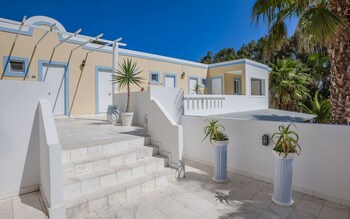 Cavo D’ Oro Hotel