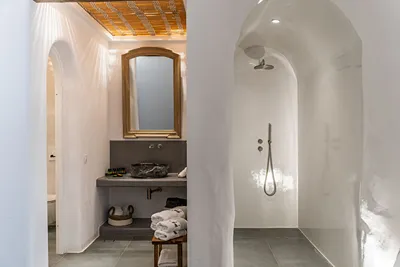 Numa Santorini