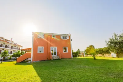 Bruskos Hotel & Suites