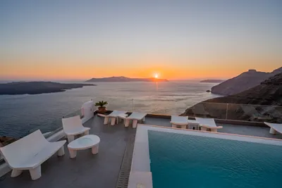 Athina Luxury Suites