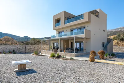 Aquamarine Luxury Suites | Stegna