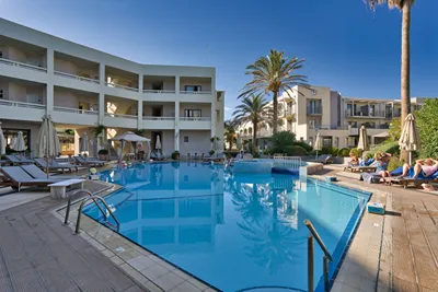 Pearl Beach Rethymno