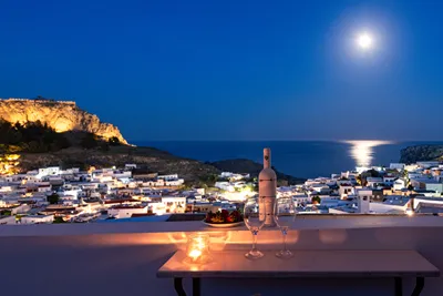 Arte Lindos Suites