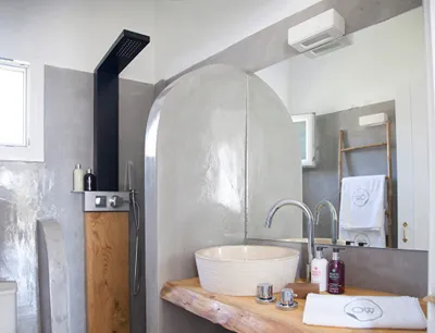 Ow Andros Luxury Suites