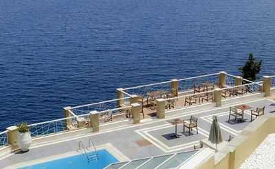 Cape Kanapitsa Hotel Suites
