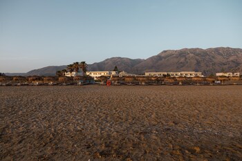 Vantaris Palace Hotel