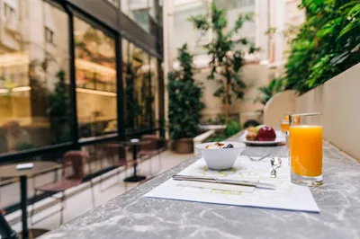 Athinais Hotel
