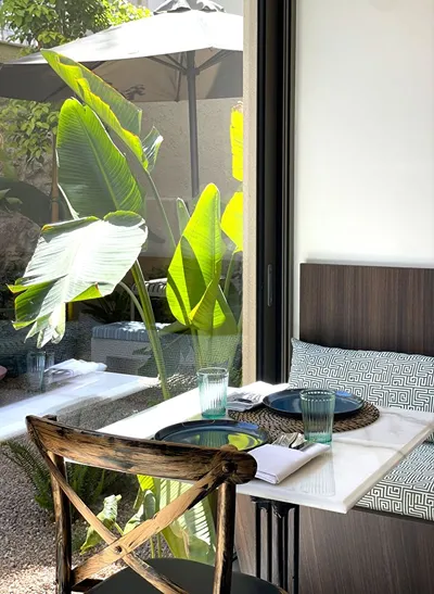 THE NIXON Luxury Suites and Apartments Athens