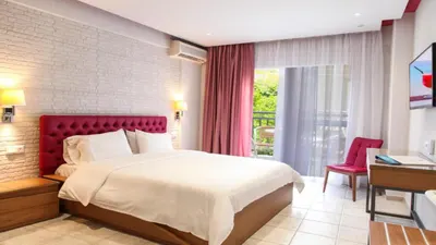 Royal Hotel Polichrono