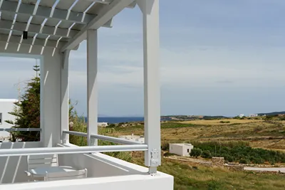 Mr and Mrs White Paros