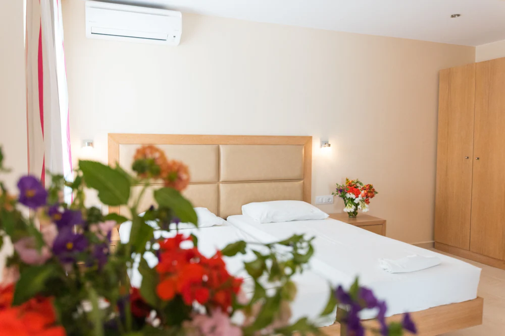 Amaryllis Beach Front Hotel