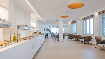 Manoulas Beach Hotel