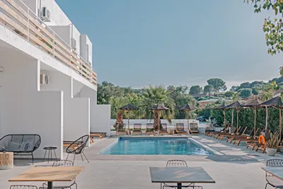 BOHOTEL Messonghi - Designer's Hotel