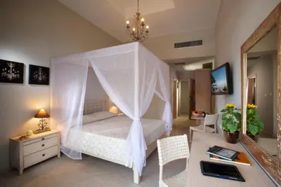 PORTES BEACH HOTEL