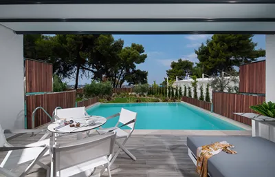 LAGOMANDRA BEACH & SUITES