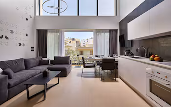 City Lion Apartments & Lofts