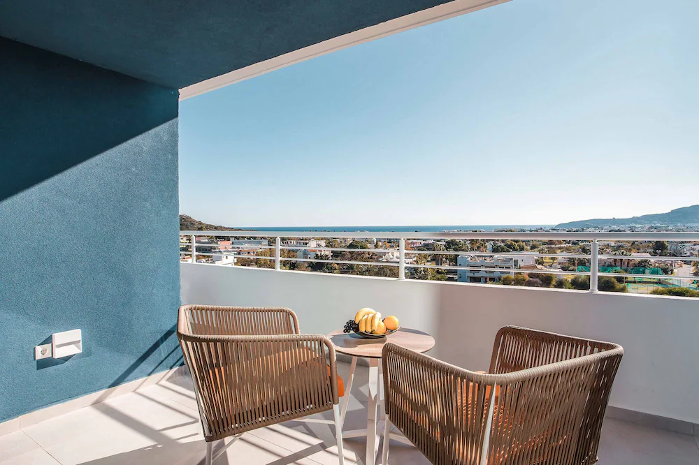 Mazoren Art Hotel