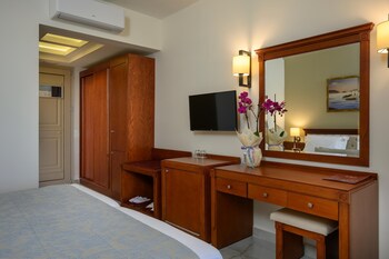 Vantaris Palace Hotel