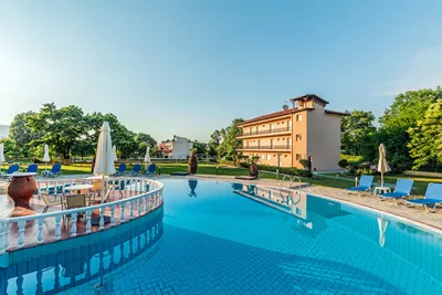 Sintrivanis Resort Beach